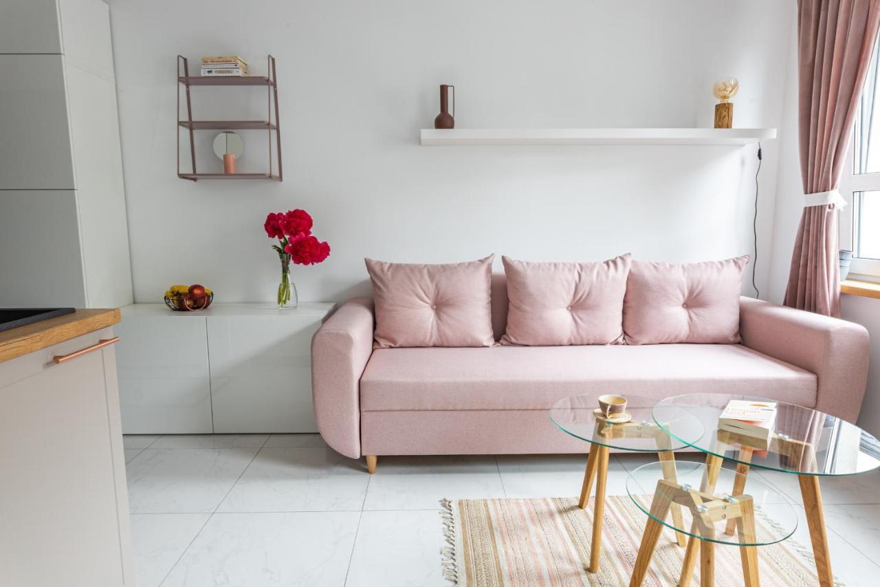 Moveen! Wynajem Apartamentow We Wroclawiu! 10 Minut Od Centrum Apartment