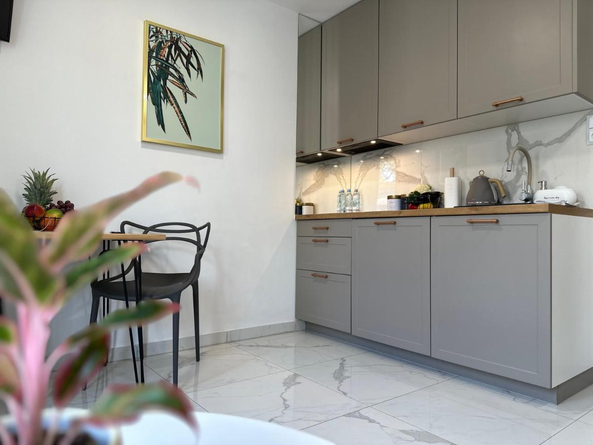 Moveen! Wynajem Apartamentow We Wroclawiu! 10 Minut Od Centrum Apartment