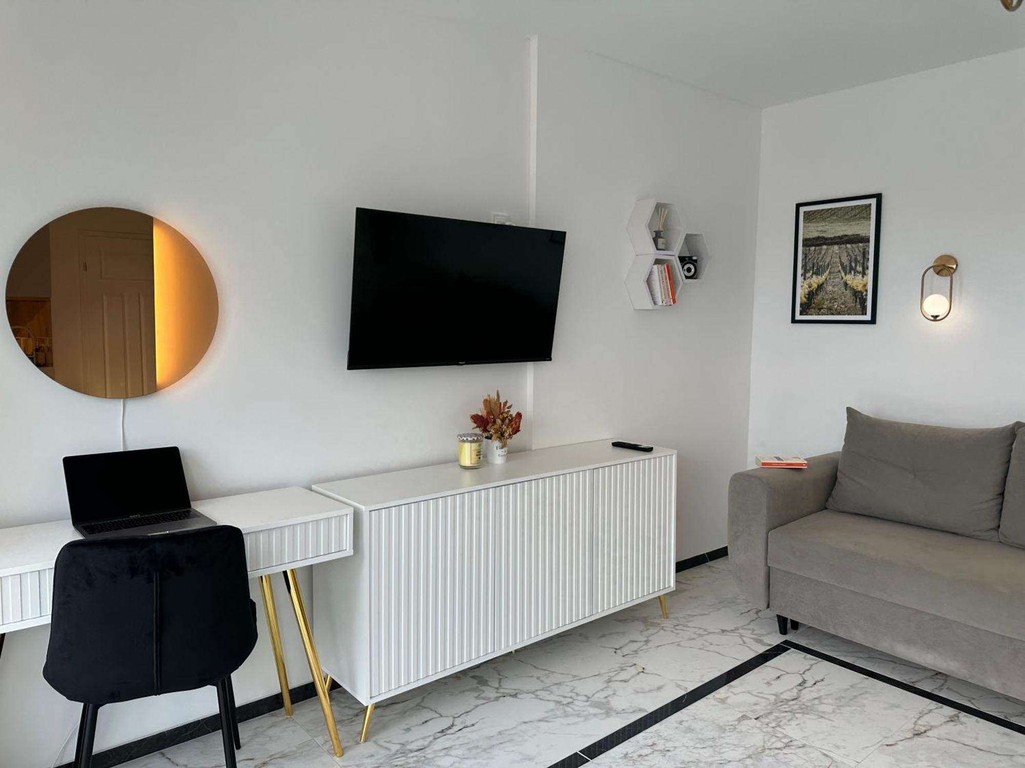 Moveen! Wynajem Apartamentow We Wroclawiu! 10 Minut Od Centrum