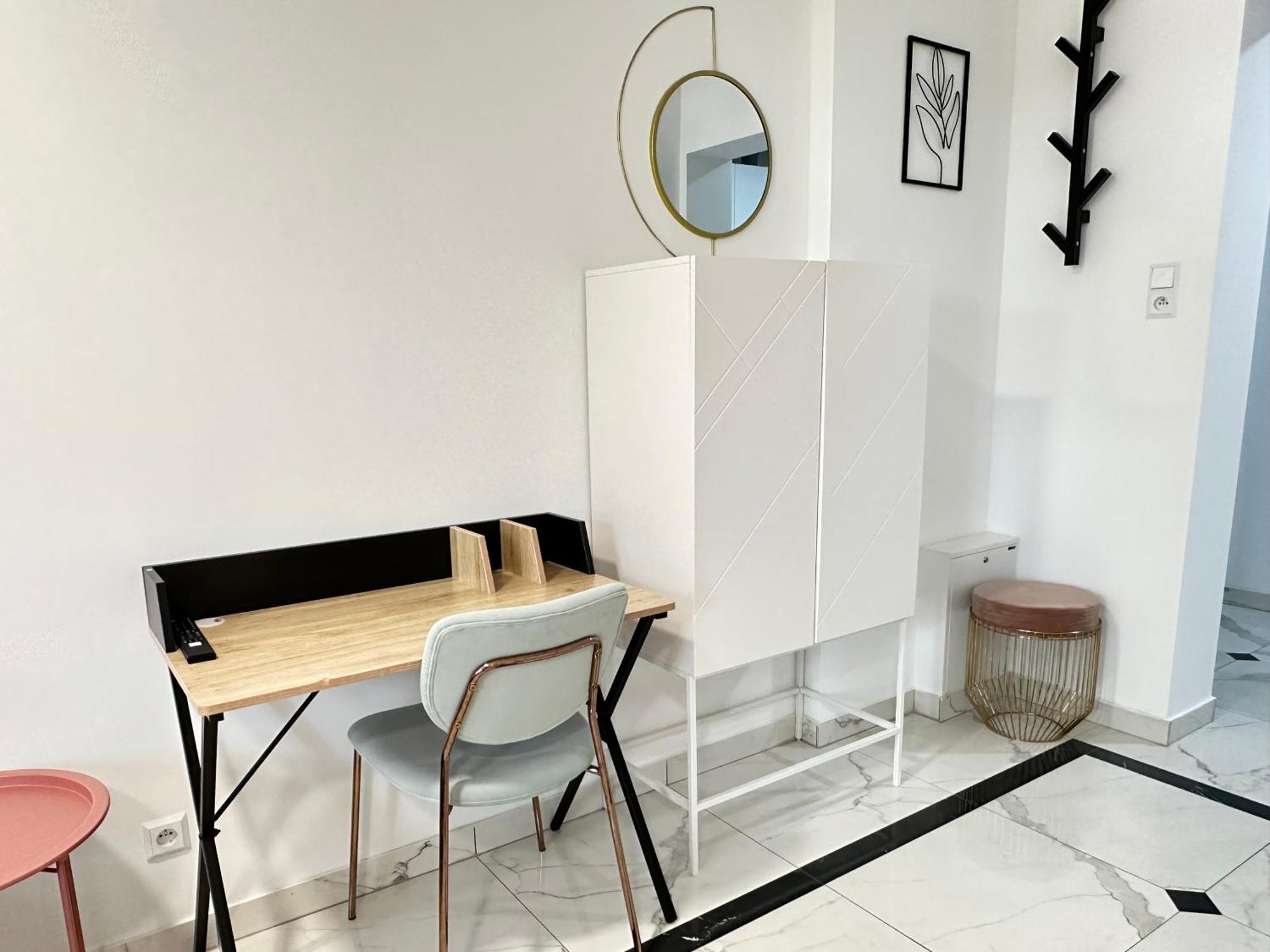 Moveen! Wynajem Apartamentow We Wroclawiu! 10 Minut Od Centrum