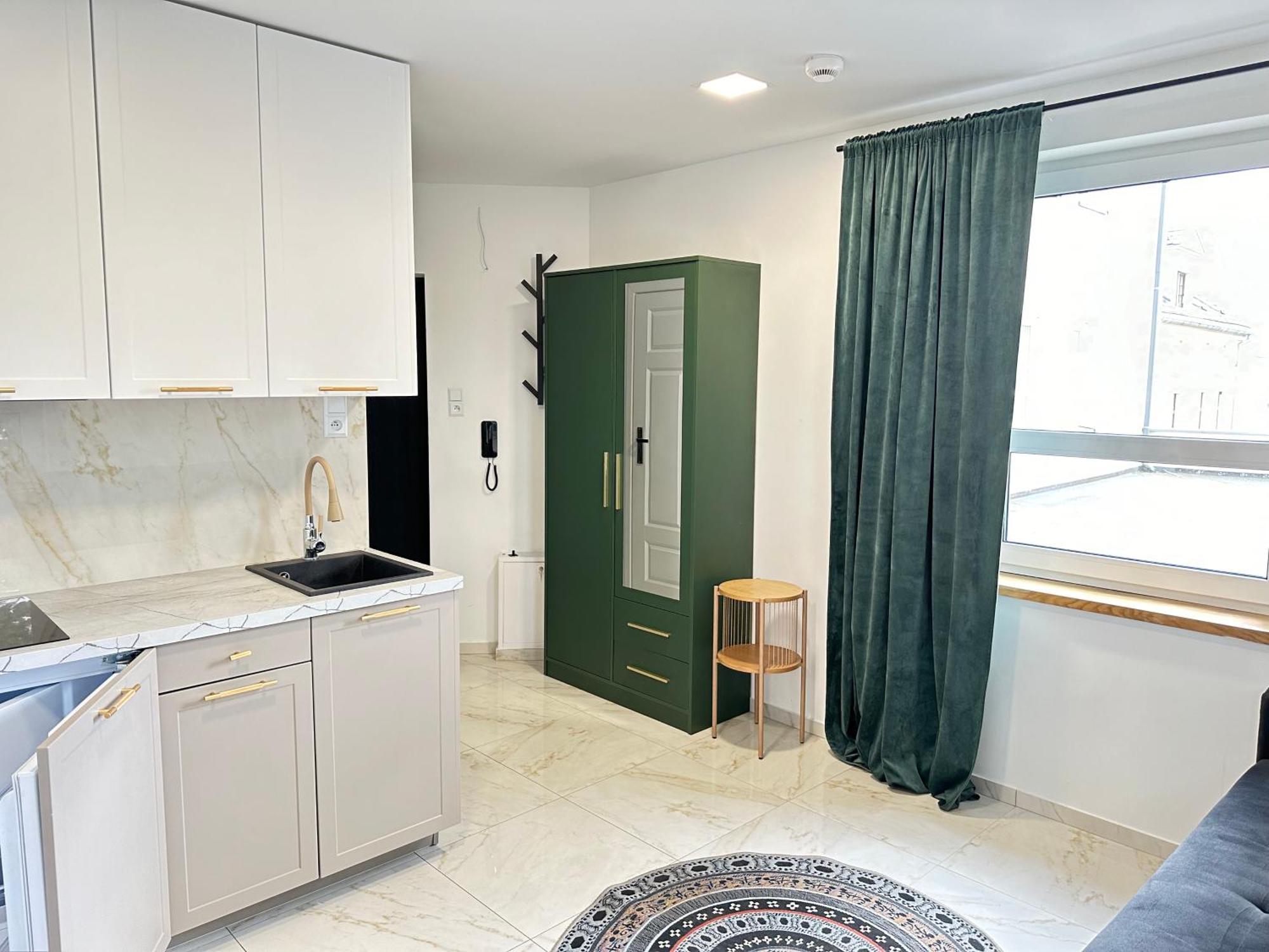 Moveen! Wynajem Apartamentow We Wroclawiu! 10 Minut Od Centrum Wrocław