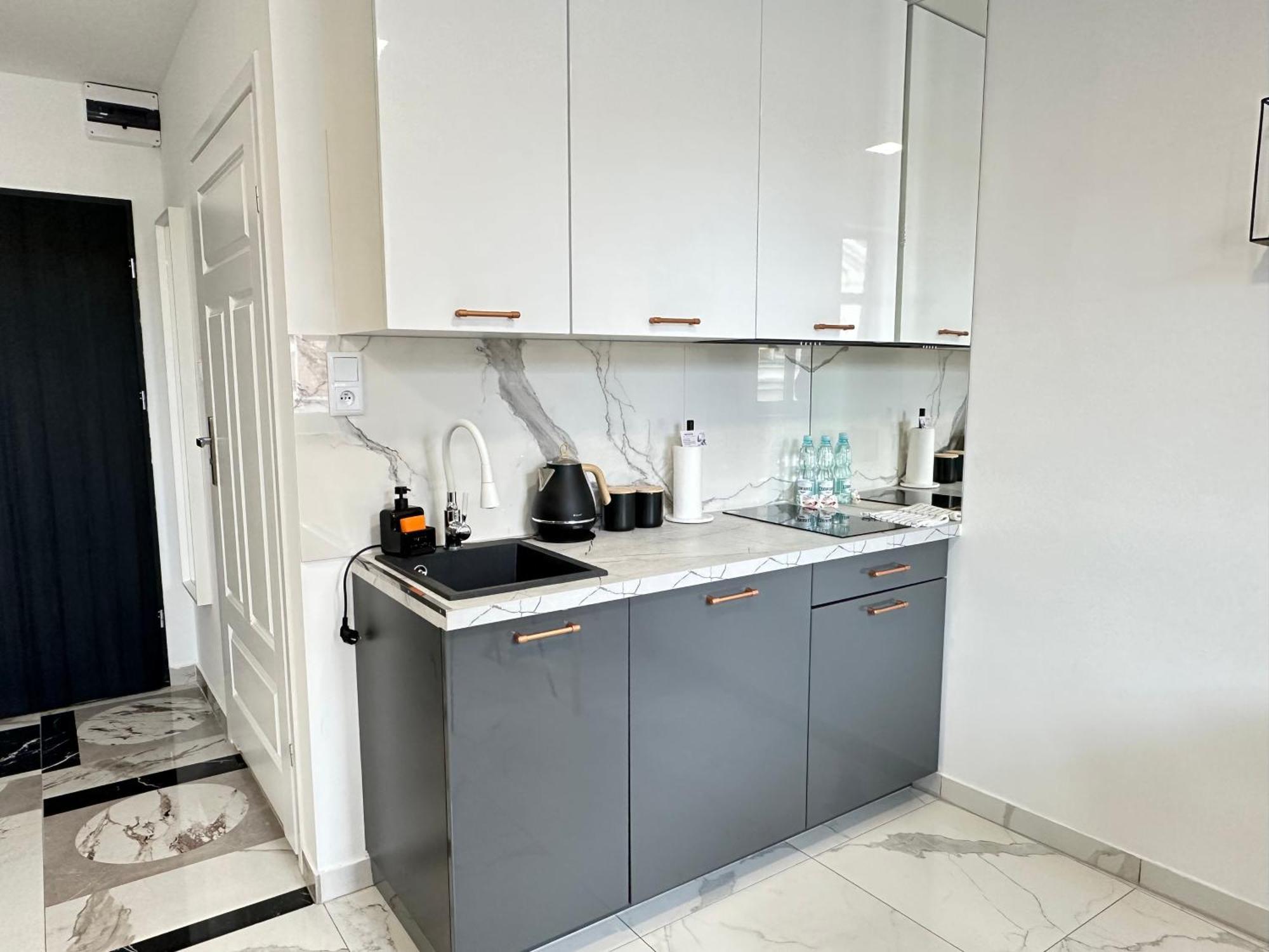 Moveen! Wynajem Apartamentow We Wroclawiu! 10 Minut Od Centrum Apartment