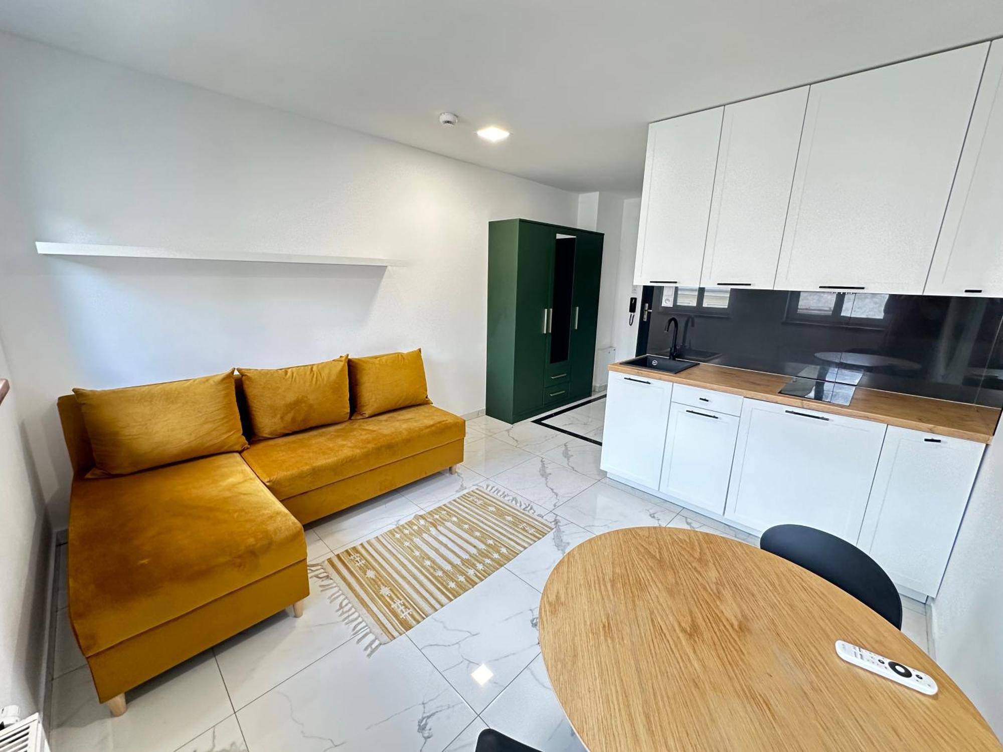 Moveen! Wynajem Apartamentow We Wroclawiu! 10 Minut Od Centrum Apartment